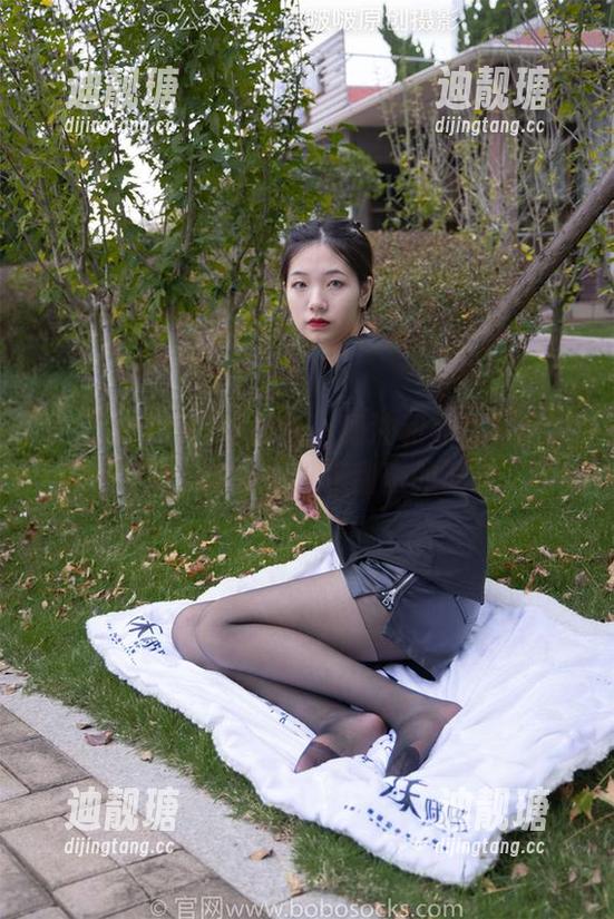 BoBoSocks袜啵啵 - 奶油和黑丝的魔法—原图下载，准备好迎接甜蜜的惊喜了吗？