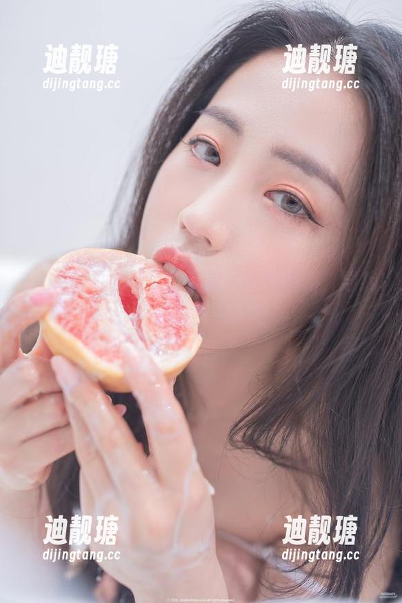 Dami(퀸다미)：在私房写真中遨游，寻找那只失落的天使