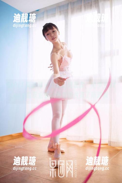 GIRLT果团网-何梦兮Stacy GIRLT果团网 - 从梦幻到现实,何梦兮Stacy的职业装让我对图片有了新理解