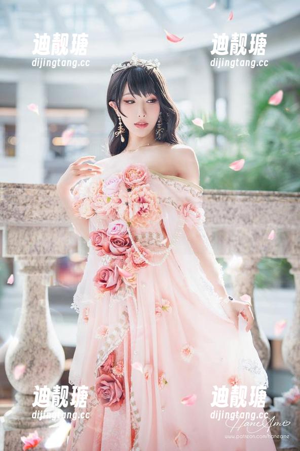 HaneAme雨波 看看这HaneAme雨波的2B白婚纱,套图里竟然透着无限无圣光的诱惑