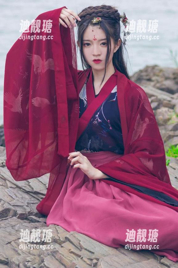 Kettoe皮衣再度来袭！美图更新，妥妥的时尚灵感！