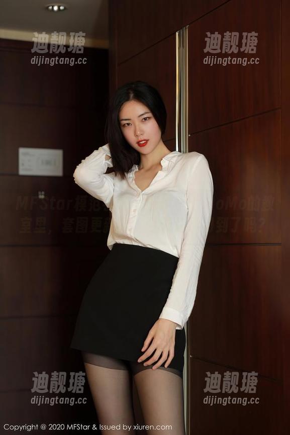 MFStar模范学院-伊小七MoMo MFStar模范学院 - 在伊小七MoMo的教室里,套图更新了,今天你学习到了吗?