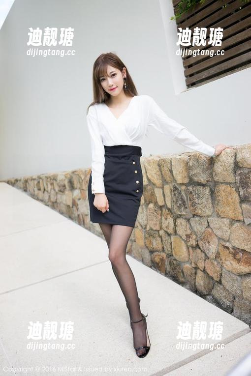 MiStar魅妍社-杨漫妮 MiStar魅妍社 - 在杨漫妮的高清图册中,修女的身影透出一丝不羁,哦,这可真是反转啊!