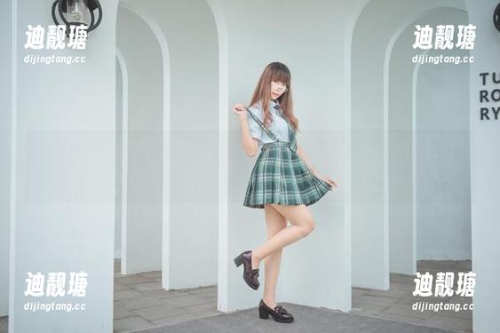 Money冷冷 Money冷冷的蕾丝旗袍,下载即得高雅气质,谁说这不是魔法?
