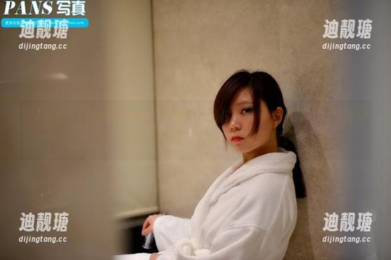 PANS-Tina PANS - Tina的白丝全套来啦,图片中的每一寸都让人想要探索,脑海里浮现了好多奇妙的画面。