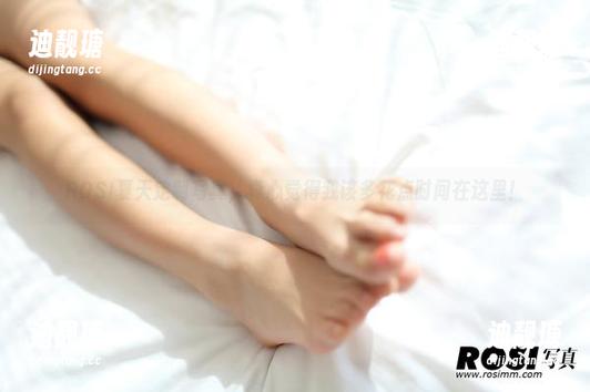 ROSI夏天定制写真，真心觉得我该多花点时间在这里！
