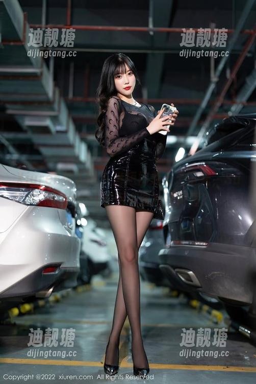 Xiuren秀人网 - 当短裤遇上无圣光，Suki_baby如何在图片里闪耀？