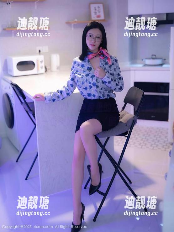 Xiuren秀人网 - 网盘里的兔妹妹长腿，下载一份美好生活的‘腿’设计！