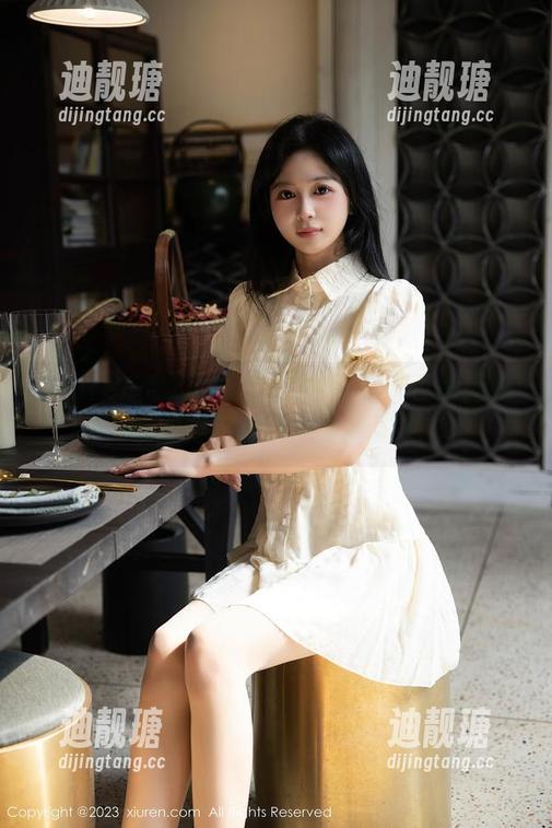 Xiuren秀人网-林文文 Xiuren秀人网 - 林文文白色写真大揭秘,谁能拒绝免费原图的诱惑?