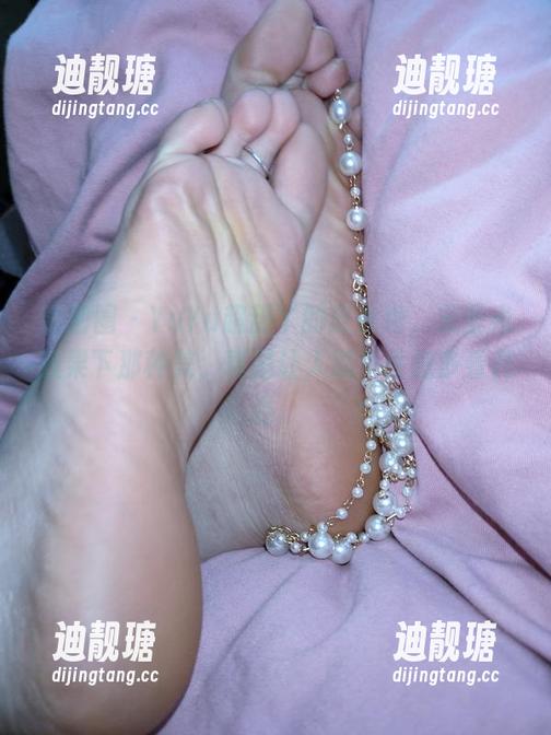 YuYu超甜丫 微密圈 - YuYu超甜丫的皮衣秀,无圣光效果下那种美,真是让人忍不住想多看几遍。
