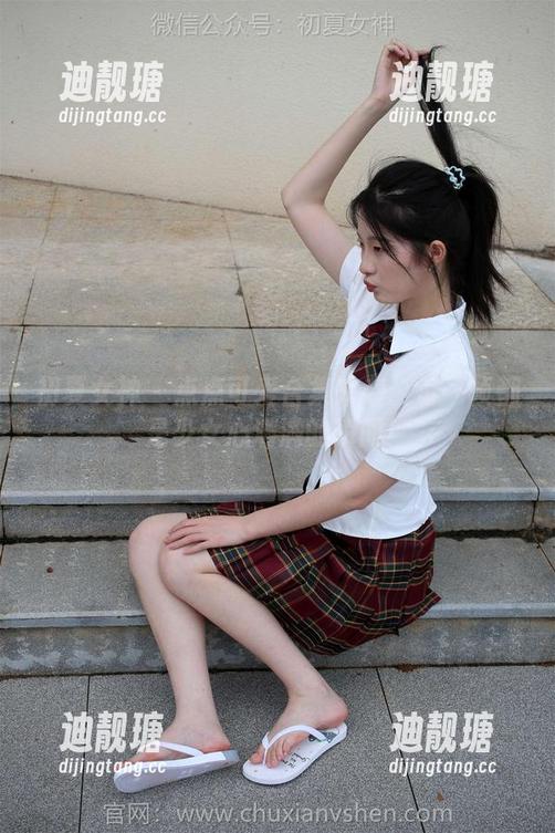 初夏女神-点点 初夏女神 - 点点可爱合集来袭:每一帧都是少女心满满的瞬间!