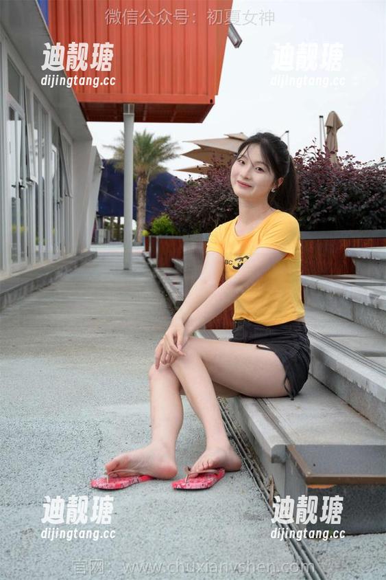 初夏女神-环环 初夏女神 - 跟随环环的步伐,免费写真中风花雪月的温柔瞬间