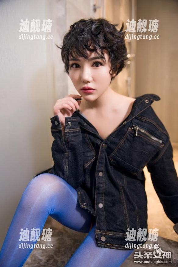 头条女神 - 最新出炉！易阳的美图让足球宝贝也能如此优雅！