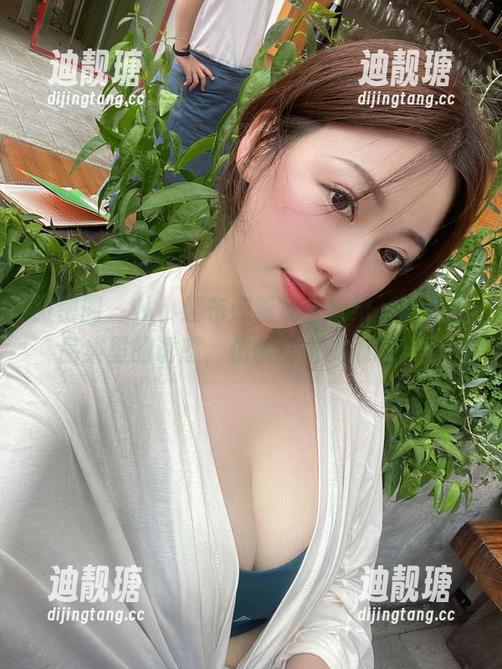奶宝妹纸 微密圈 - 从小红布兜看奶宝妹纸,高清作品集里的诱惑,仿佛能听见心跳声。
