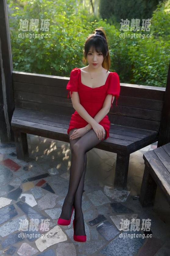 美图更新？小女巫露娜的秘密揭晓，来看看这个小天使的另一面！