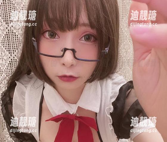 小泉学姐吖 看小泉学姐吖的“小恶魔”cos图集,真是看得我心跳加速,呜呜呜!