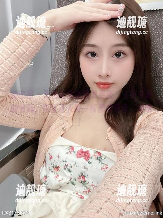 小萌子 微密圈 - 黑色丝袜新图集更新,小萌子真的会玩,简直让人每一帧都想停留,啧啧!
