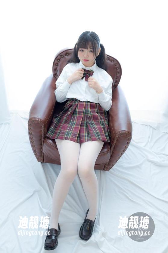 少女秩序-鹿可 少女秩序 - 鹿可的白裙私拍,套图里每一角度都在撩拨我的心弦!