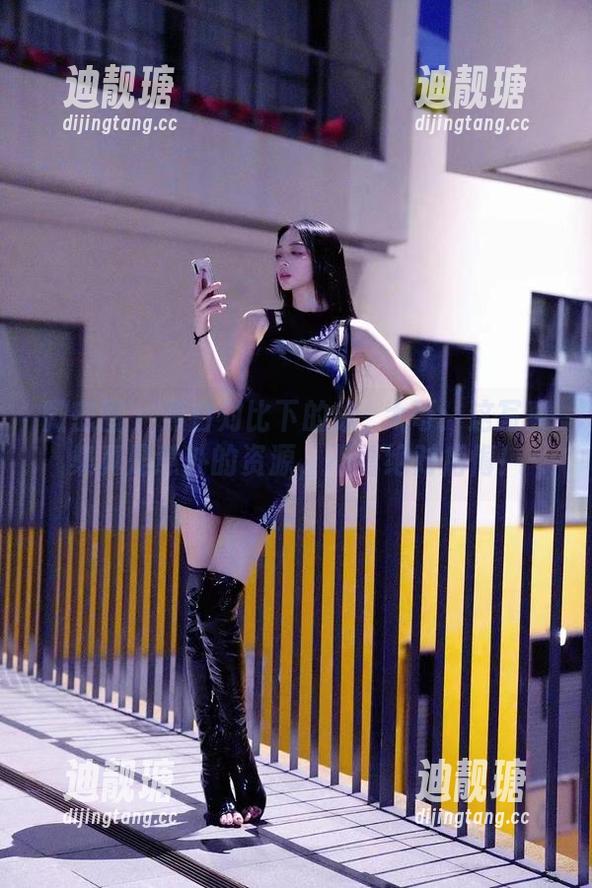 徐珺大哥 微密圈 - 黑白对比下的徐珺大哥:这写真集真是意外的资源,不看绝对后悔!