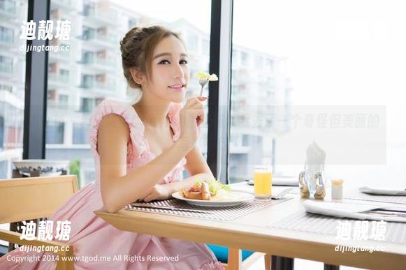 推女神 - 看！绮梦Cherish的丝袜带我去了一个奇怪但美丽的写真旅行