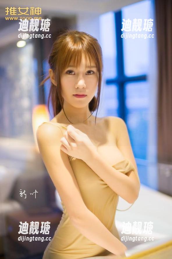 推女神 - 当自然遇上莫雅淇：她的户外免费作品，让人放下手机也想去旅行！