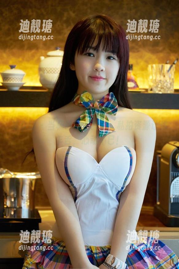 推女郎 - 当杨伊穿上旗袍，私拍资源让你乍舌，心动不已！
