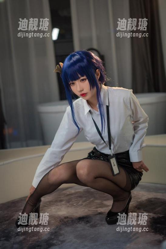 无影喵喵最新作品集大公开，看看NIKKE胜利女神布兰儿如何变身猫咪的“二次元女友”！
