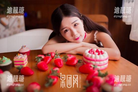 果团网 - 陈雅漫的裤里丝在图库中再现，下载瞬间，感受这份优雅与俏皮！