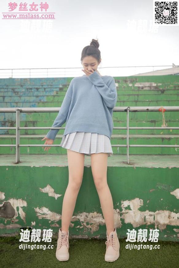 梦丝女神 - 别眨眼！灵唯的最新图册里，套装瞬间让人心动，快来感受一下！