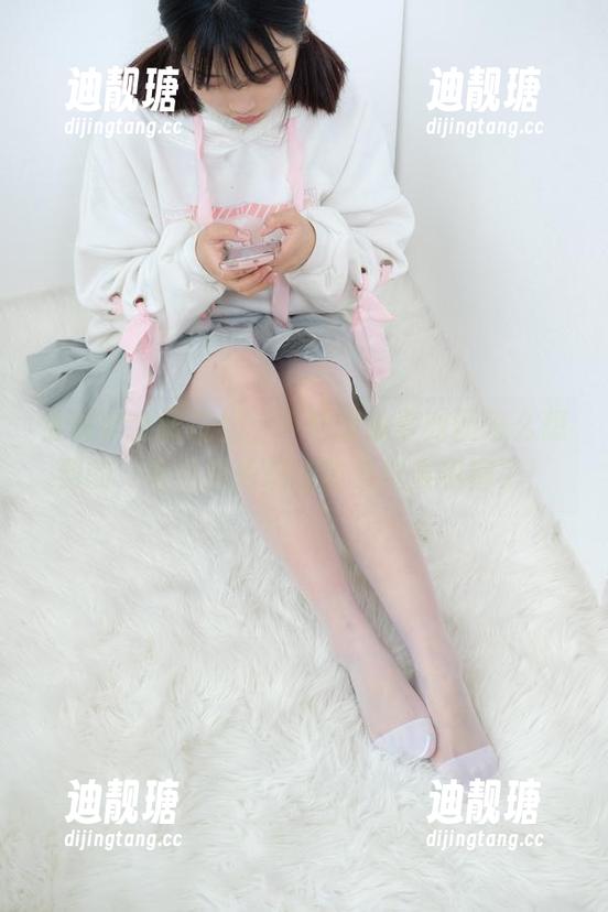 森萝财团 全套护士服白丝,不知道森萝财团怎么想到的,每张图片都让我感觉要犯病了!