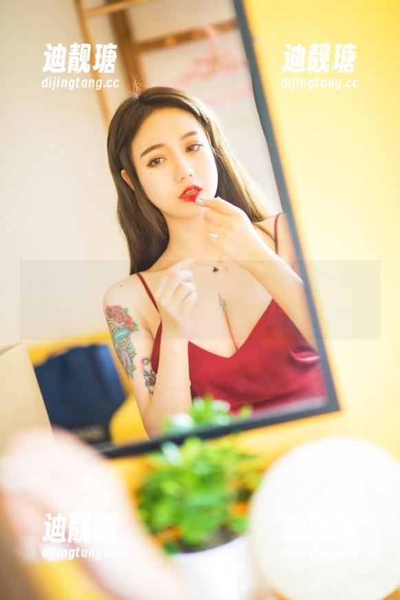 洛丽塔大哥 洛丽塔大哥的红裙原图分享,明明知道我穿不出那气质,但是还是忍不住想看!