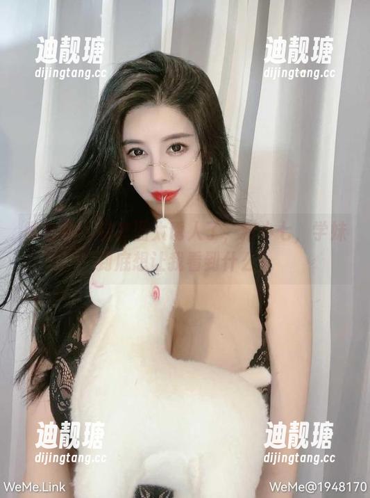 猪小七 微密圈 - 这套图太诱人了,猪小七,学妹到底想让我看到什么?