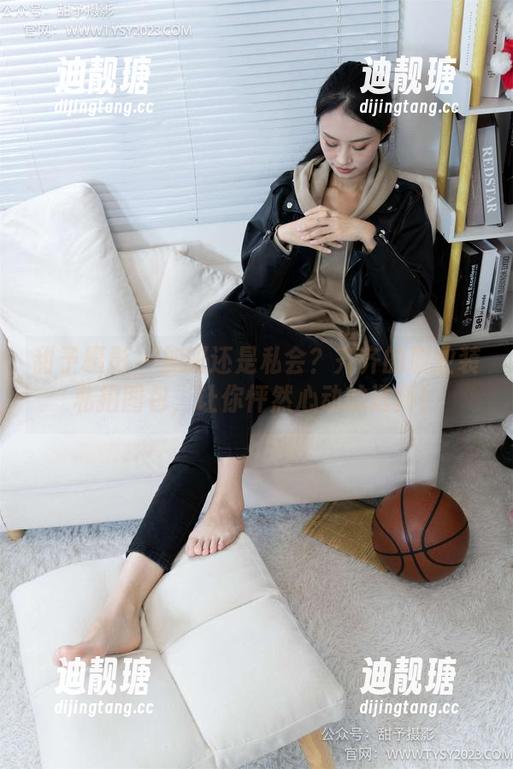 甜予摄影 - 加班还是私会？齐齐的职业装私拍图包，让你怦然心动的选择！