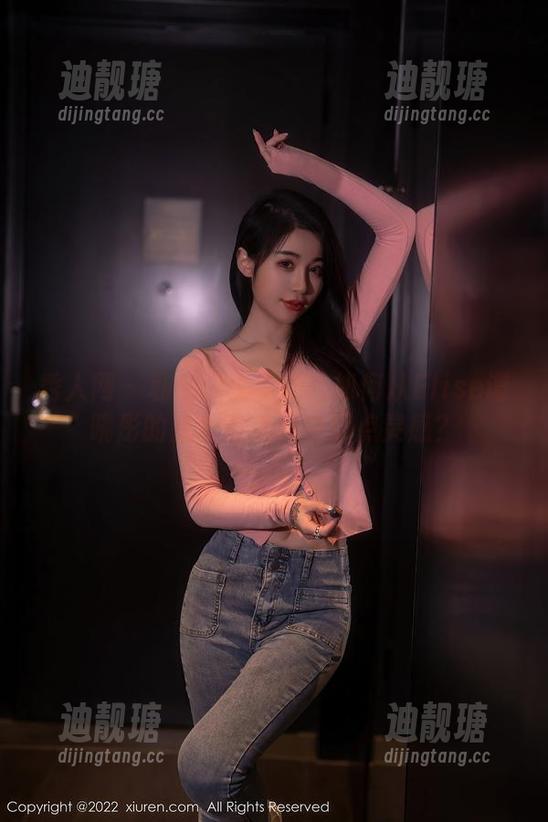 秀人网-Elise谭晓彤 秀人网 - 私房求生手册:如何从Elise谭晓彤的兔女郎美图中取点灵感?