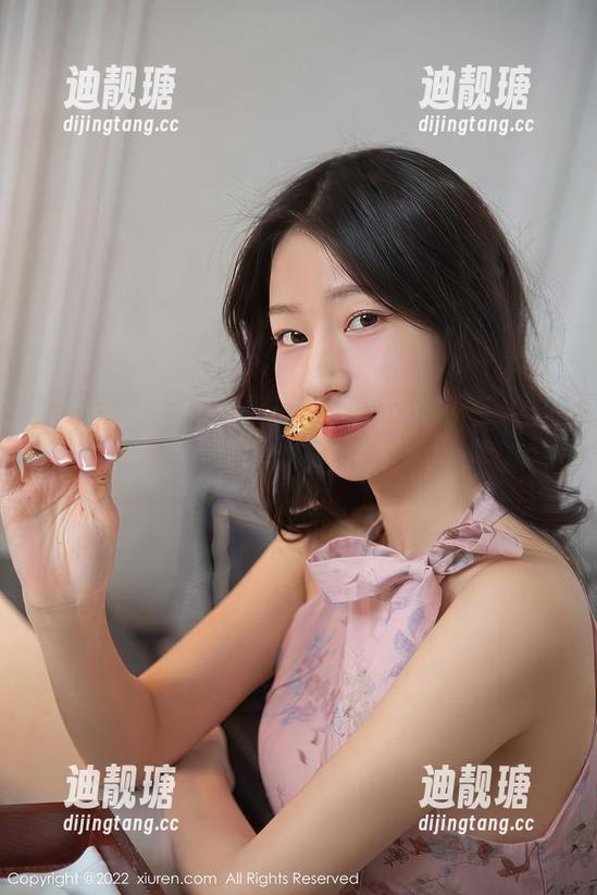 秀人网 - 无圣光的安然，她的网袜美腿让图包充满了神秘与诱惑