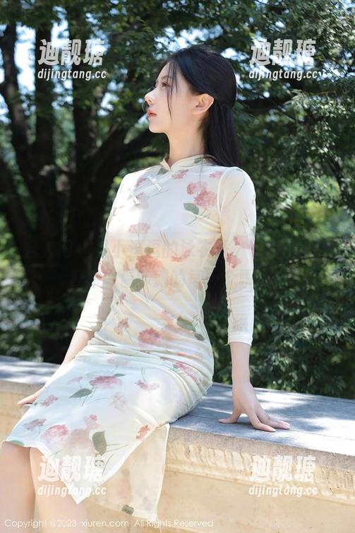 秀人网-是小逗逗 秀人网 - 是小逗逗的泳衣秀,写真图片带你重温沙滩的每一个瞬间