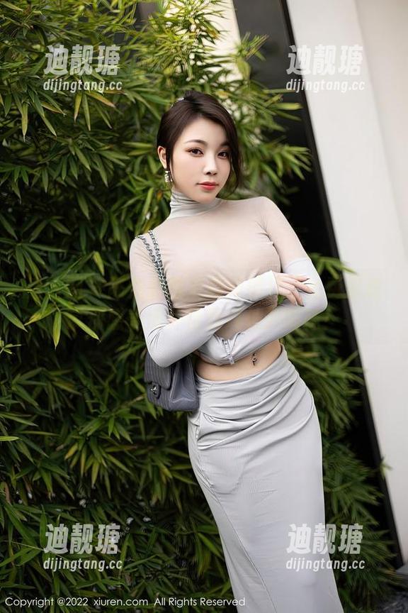 秀人网 - 陈怡曼教室瞬间捕捉：免费资源带你感受那种恰到好处的暧昧！