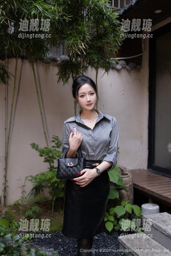 秀人网 - 麦田与她的长腿：又是一幅让我停留太久的图片