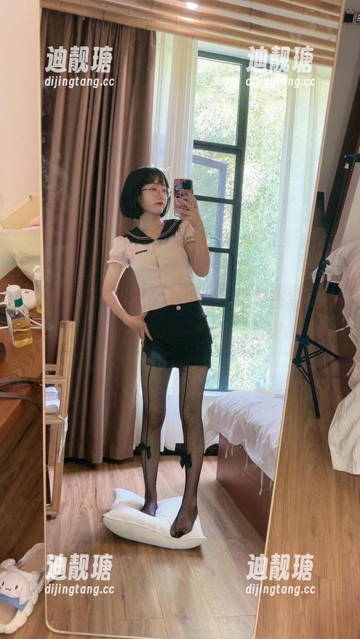 胜利的小生活 微密圈 - “胜利的小生活”的美脚写真,下载了图,心情瞬间好到爆!