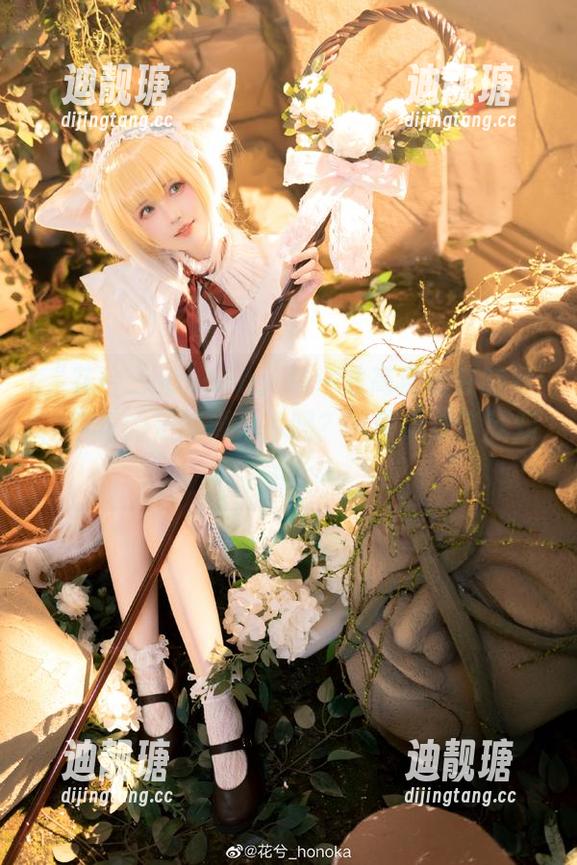 花兮_honoka “花兮_honoka:每一寸高清都在暗示,你真的是需要少冰吗?”壁纸看了就知道。