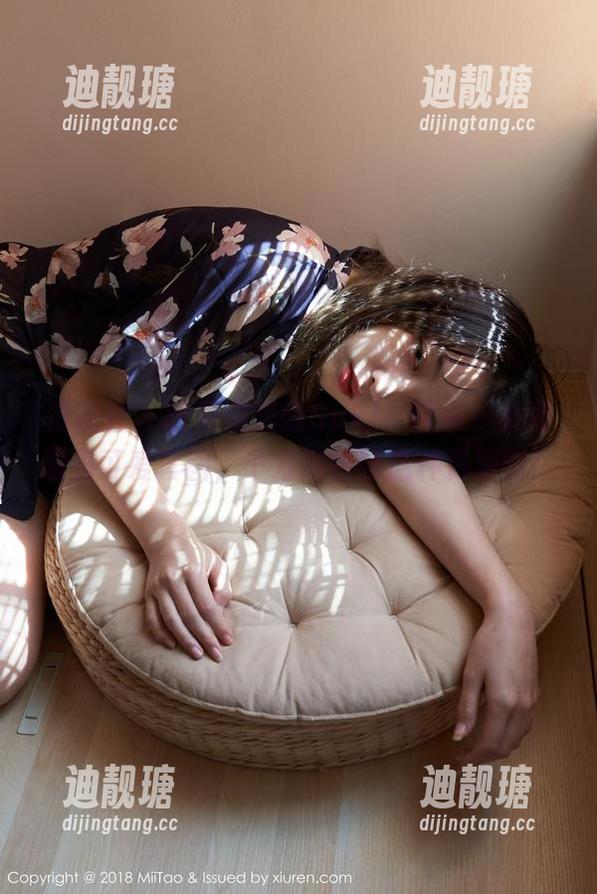 蜜桃社-Suki 蜜桃社 - 踩着阳光的Suki,带来一系列超级可爱套图,千万别错过这种资源啊!