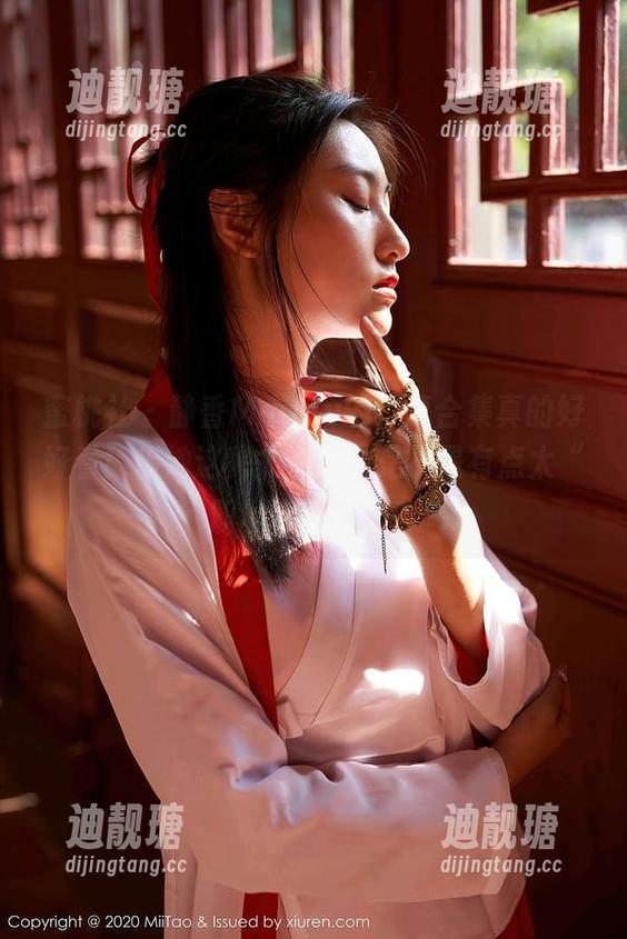 蜜桃社-静香Mandy 蜜桃社 - 静香Mandy的写真合集真的好好看!但她这秘书形象,是不是有点太“职场诱惑”了?