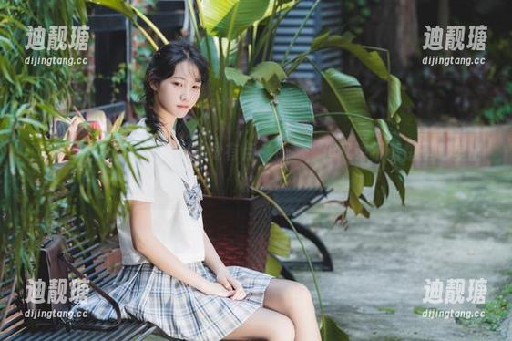 西瓜少女的剧情，原图感觉有点“色”，但又说不清楚是哪里出格。