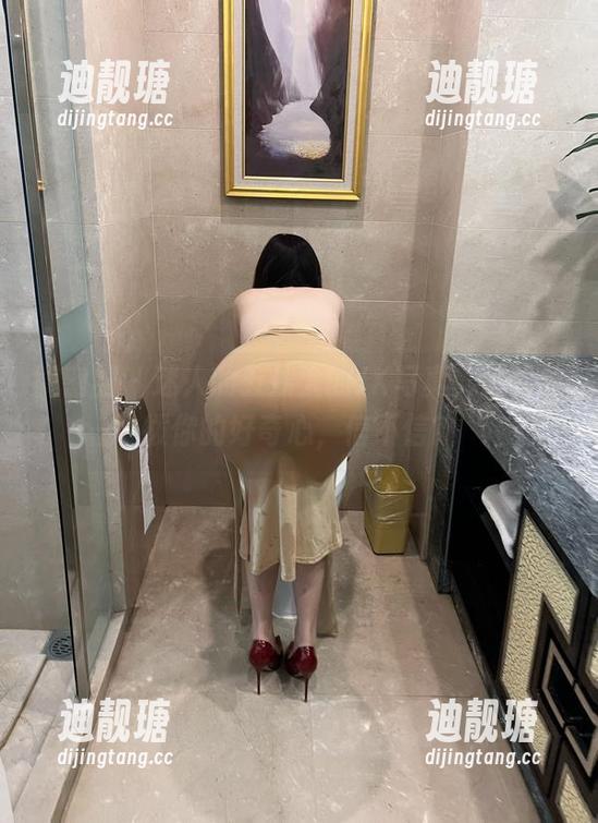 迷人的五姨太 微密圈 - 迷人的五姨太的JK写真,轻松撩拨你的好奇心,信不信?