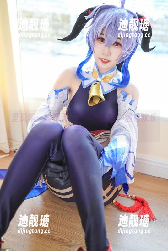 里见年一的夏天——美图逗趣，图包欢乐无穷！