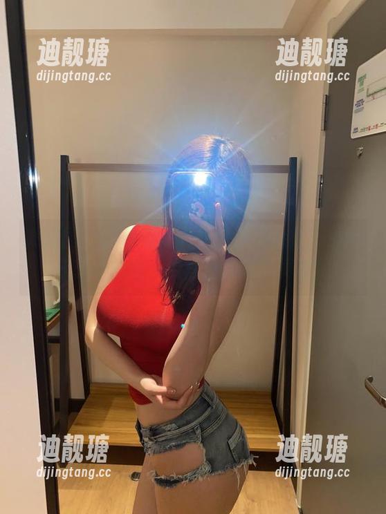 微密圈 - 雪怡妹纸的丝绸浴袍合集，免费分享——这一看就心动啊，真香！