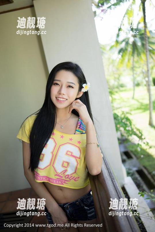 青豆客-颖莹儿YY 青豆客 - 睡衣也能有春天:颖莹儿YY的写真告诉你,舒适不等于无聊