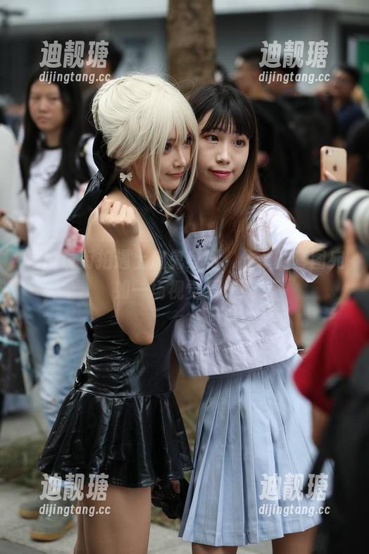 魔镜街拍 当魔镜街拍遇上魔鬼身材,分享的套图宛如一场视觉轰炸!