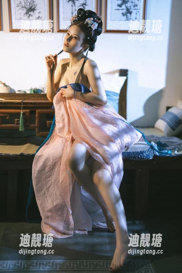 鹿八岁baby作品集又更新！双马尾的少女悸动，这段子包你乐到肚子痛！